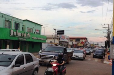 CENA DA CIDADE - Interdição de trecho provoca congestionamento no centro da Capital