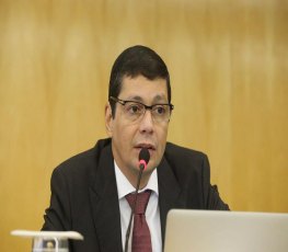 Elton Assis confirma ação da OAB contra o MEC