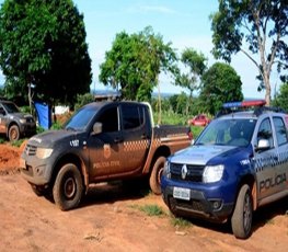 Polícia prende dois por chacina de rondonienses no MT