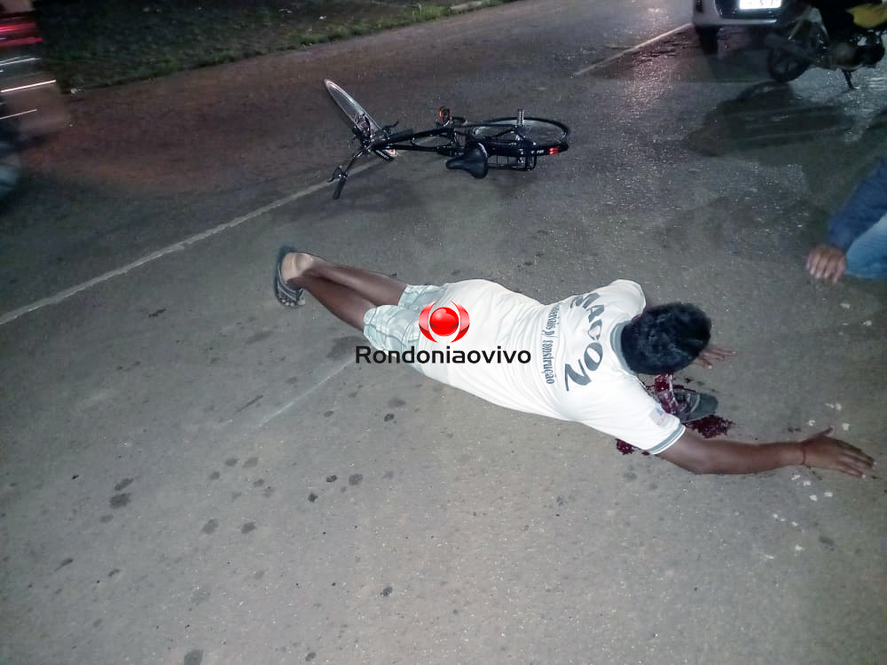 VÍDEO: Ciclista é atropelado por motoboy de delivery que foge sem prestar socorro