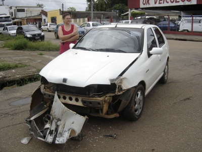 Pálio atropela ônibus no centro de Porto Velho