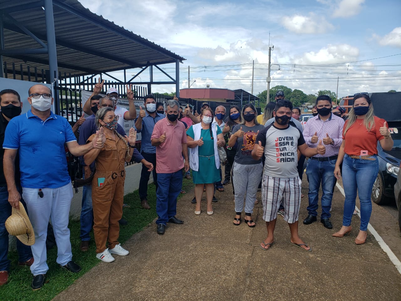 RECONTAGEM DOS VOTOS: Candidatos a vereador realizam protesto em frente ao TRE da capital