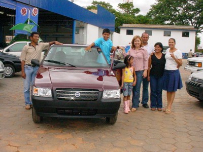 Menino de dez anos ganha o Fiat Uno no Bingão da Cidadania em Porto Velho