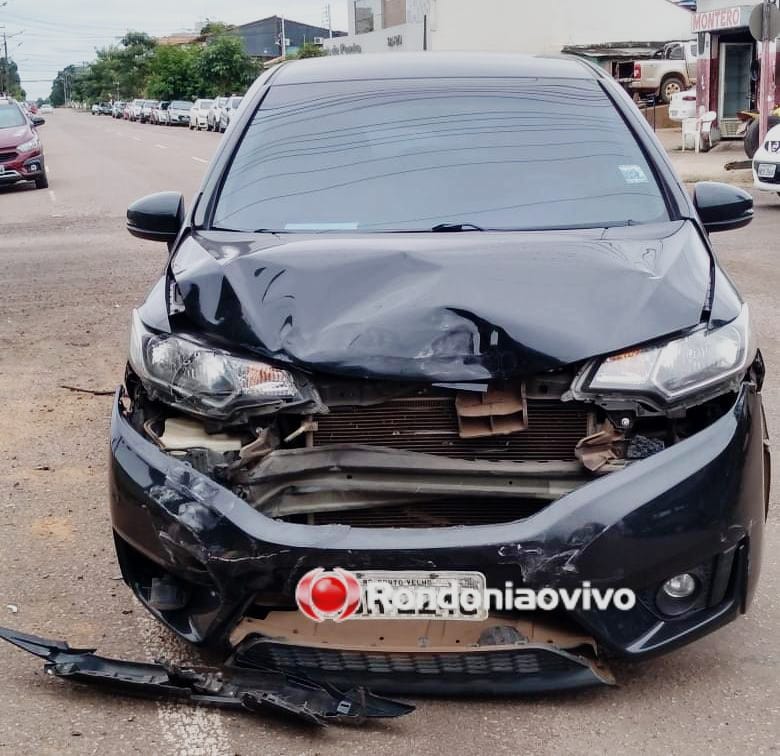 COLISÃO: Motorista avança preferencial e provoca acidente entre automóveis