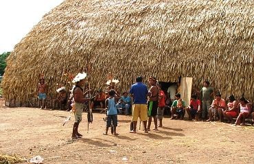 Índios da etnia Cinta Larga decidem lutar contra a exploração de madeira e diamantes em Roosevelt