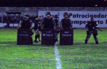 ESTADUAL 2010 – Torcida e diretoria do Genus reclamam de atitude precipitada da COE em intervir partida – Vídeo