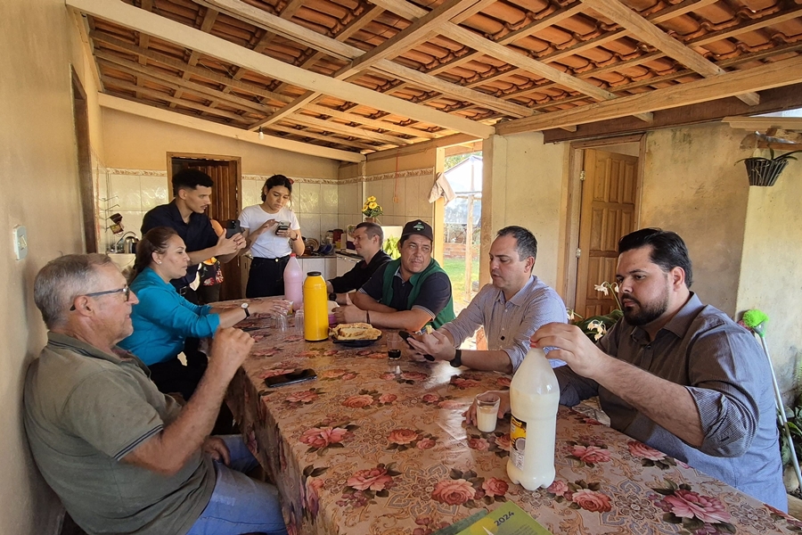 JEAN OLIVEIRA: Deputado e Sérgio Gonçalves visitam agroindústria de iogurte da família Eggert 