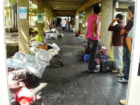 Integrantes do acampamento Flor do Amazonas ocupam o Incra-RO