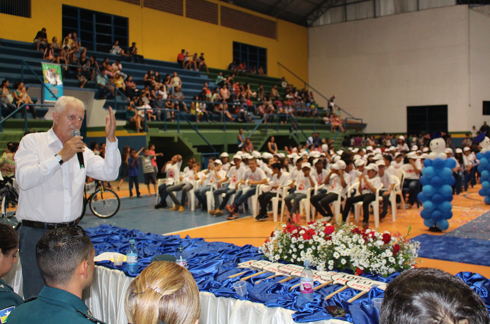 Airton Gurgacz participa de formatura e elogia Proerd em Presidente Médici