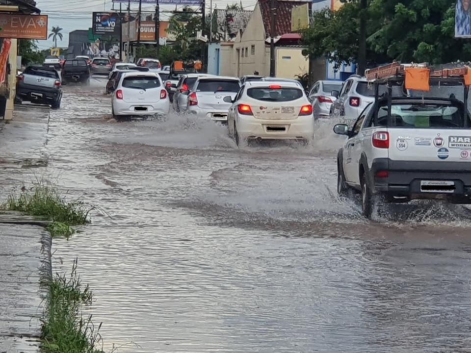 PREOCUPAÇÃO: Rápida chuva mostra que antigos problemas de Porto Velho continuam