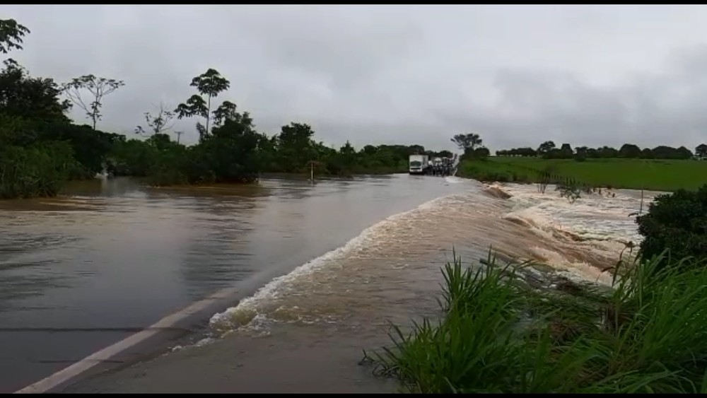 CHUVAS: Rodovias de RO continuam interditadas em vários pontos, nesta quinta (23)