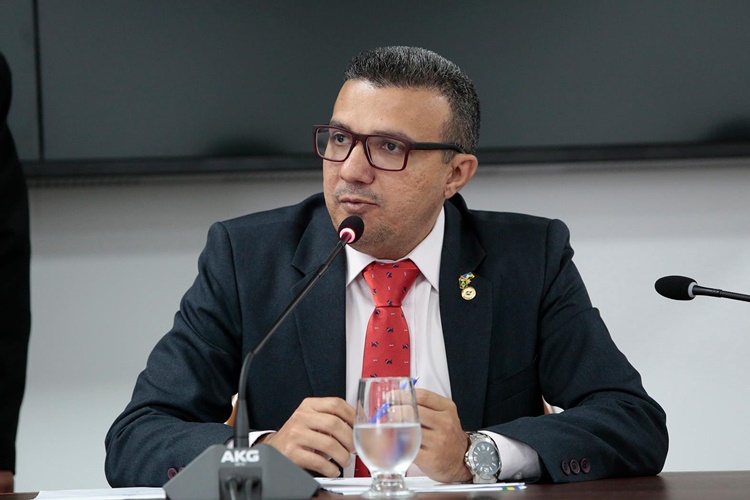 Alex Silva apresenta Projeto de Lei que institui programa para idosos residentes em instituições