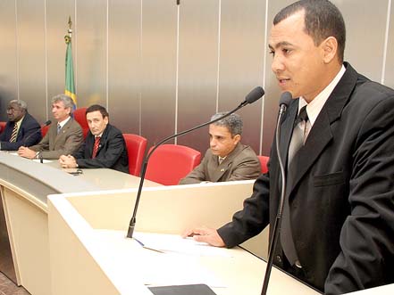 Deputado Valter Araújo é intimado pela Justiça a se defender de “irmão” que o acusou de assinar procuração mediante grave ameaça