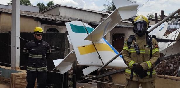EM GOIÂNIA: Avião cai em cima de residência e de pessoas durante acidente aéreo