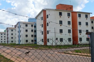 Condomínio do Minha Casa Minha Vida está abandonado há mais de um ano na zona Leste