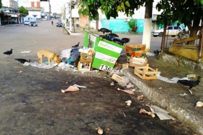 Lixão é flagrado no Centro da cidade