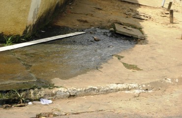 NOJEIRA – População sofre com bueiro a céu aberto no Centro da capital – Fotos