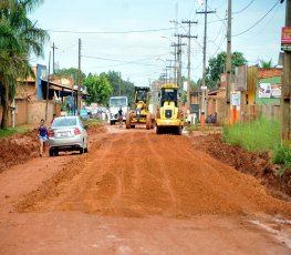 Prefeitura intervém para melhorar rua no bairro Planalto