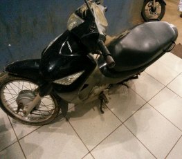 Mulheres são presas com moto roubada e dizem que foi comprada no OLX
