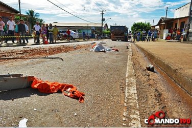 JI-PARANÁ - Gari morre esmagado em acidente envolvendo dois caminhões