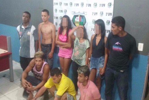 Polícia invade ‘QG’ de traficantes e prende quadrilha
