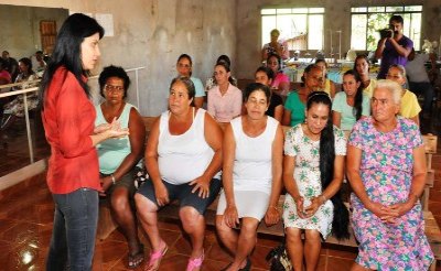 Glaucione é reconhecida como madrinha de ações assistenciais