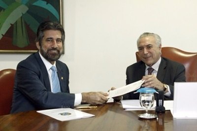 Raupp apresenta a Michel Temer reivindicações para infraestrutura de RO 
