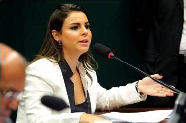 Mariana Carvalho vota favorável a relatório da MP da transposição