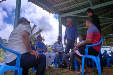 Deputado se reúne com produtores de leite