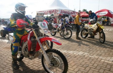 RALLY DA AMAZÔNIA - Pilotos largaram para última etapa, na manhã deste domingo - fotos