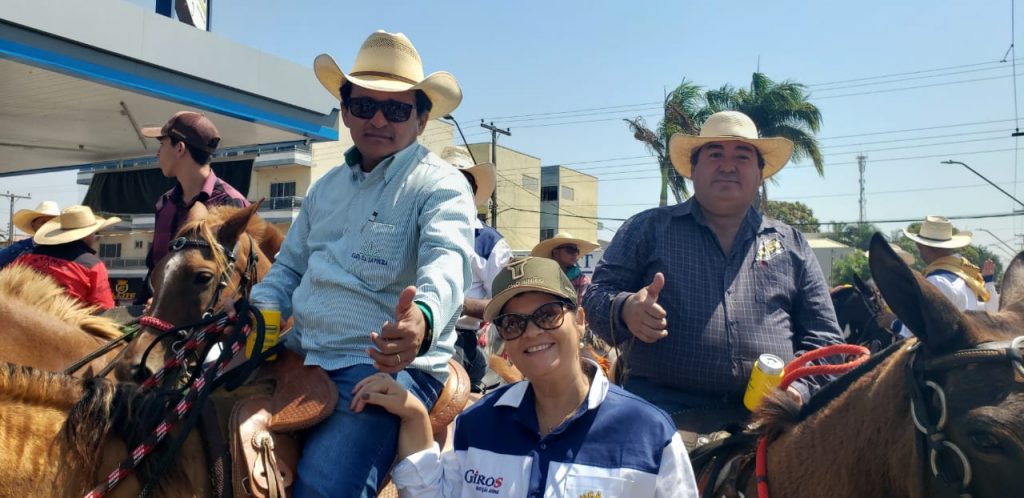 EVENTO: Cássia Muleta participa de cavalgadas em Jaru e São Vicente