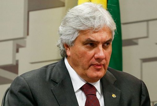 Ministro do Supremo autoriza transferência de Delcídio para quartel da PM