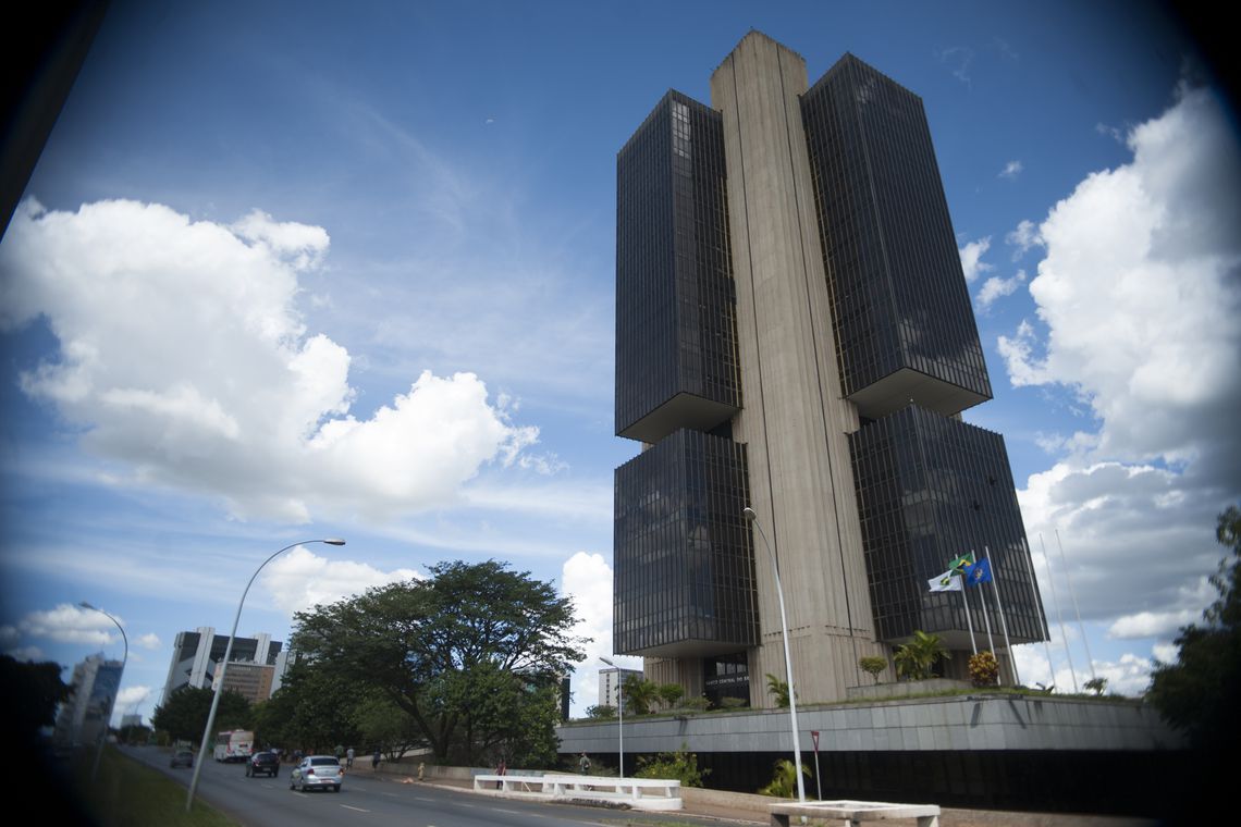 REUNIÃO DO COPOM: Banco Central mantém juros básicos no menor nível da história