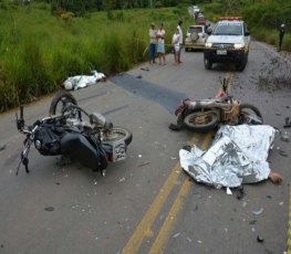 Motociclistas morrem em acidente na BR envolvendo três motos