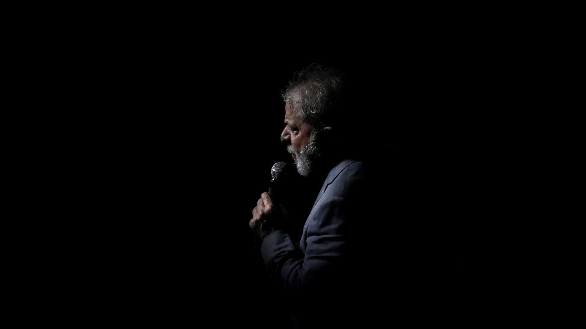 Planalto avalia retirar de Lula direito a seguranças e motoristas