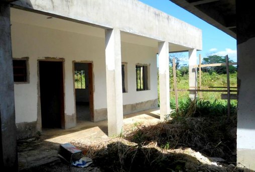 Construção de creche no 5º BEC é abandonada  