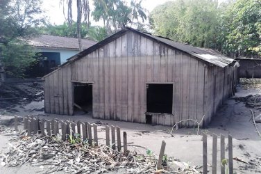 PÓS CHEIA - Residências ficam soterradas no bairro Triângulo – Fotos e Vídeo