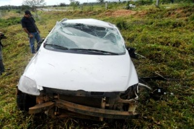 COLORADO D’OESTE - Taxista capota com 4 passageiros na RO-435