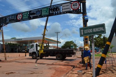 Instalação do semáforo na Avenida Sete esta em fase final