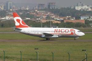 Rico vai operar com Boeing 737-300