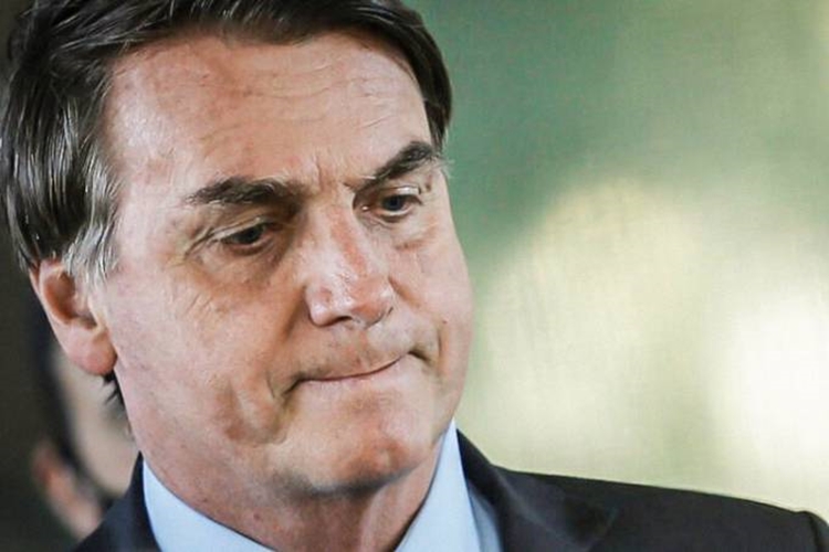  Facebook derruba rede de fake news ligada à família Bolsonaro