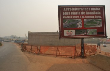 DESCASO II - Obra do viaduto da Campos Sales está abandonada, carros, ônibus e caminhões se espremem em avenida – Vídeo e Fotos 