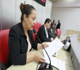 Deputada Rosângela Donadon confere título honorífico a ex-parlamentar