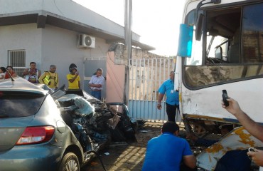 SANTO ANTÔNIO - Ônibus que presta serviço para Usina mata estudante na capital