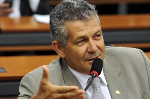 Ex-deputado federal de RO indiciado na Lava-Jato se converte e diz 'homem puro'
