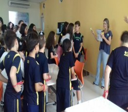 Alunos do Objetivo participam de gincana para estimular alimentação saudável