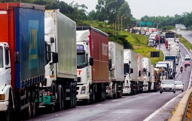 INTERIOR: Sem luz elétrica Justiça do Trabalho suspende expediente