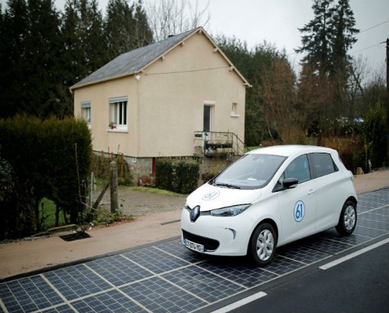 França cria estrada de painéis de energia solar