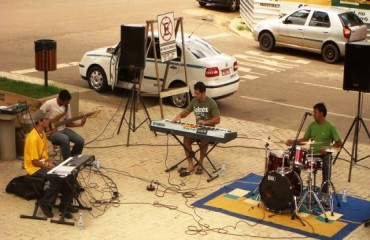 MUSICA - Trio instrumental se apresenta em praças na capital 