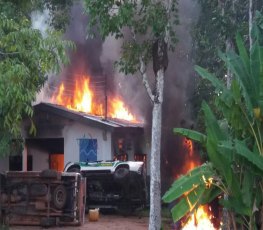 PROTESTO: Garimpeiros incendeiam sede do IBAMA e ICMBio - VÍDEO e fotos